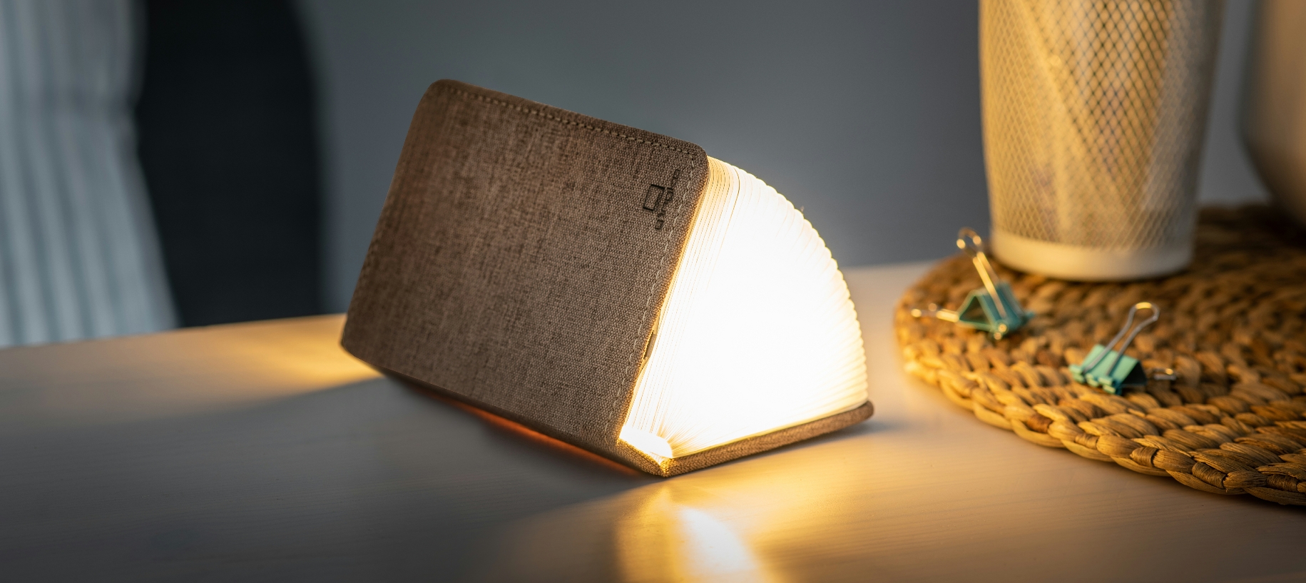 E-shop Rozkladacie svetlo "Smart Book" mini, hnedá látka - Gingko
