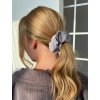 Velká mušelínová gumička do vlasů scrunchie šedá