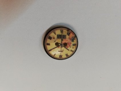 Dřevěný knoflík 2 dírky 2 cm Ciferník 8