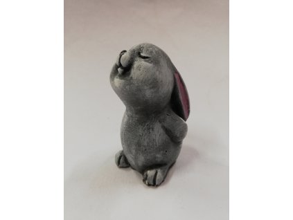 Odlitek dekorace 7x4,5cm sedící zajíček šedý