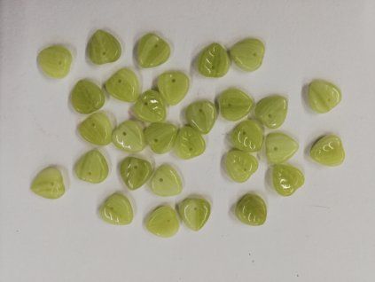 Skleněné mačkané korálky - srdíčko světlé zelené 8mm - 30ks