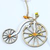 Dřevěná dekorace závěs kolo natur 11,5 x 15 cm