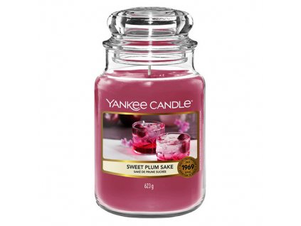 Svíčka ve skleněné dóze Yankee Candle Sladké švestkové saké, 623 g
