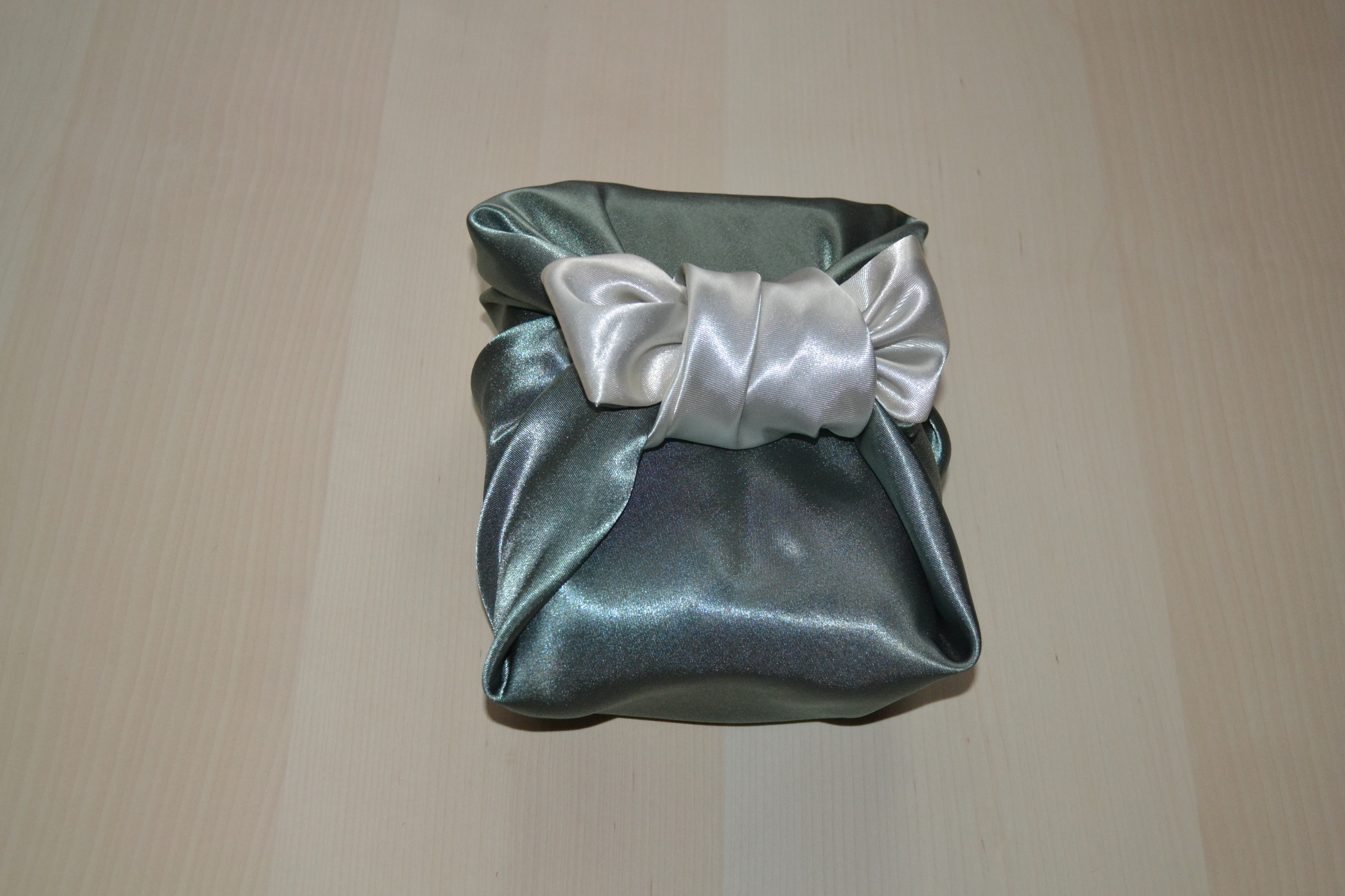 Nová řada produktů – látky pro balení dárků