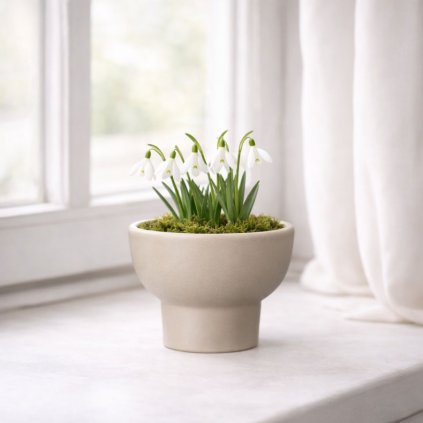 kvetinac z keramiky cerny wikholmform (1)