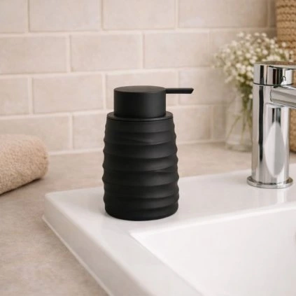 davkovac na mydlo cerny