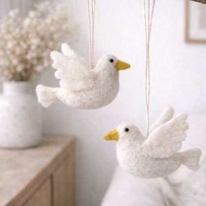 Závěsná plstěná holubice Glory mood