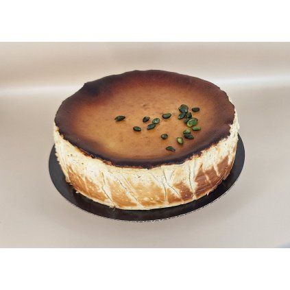 Pistáciový baskický cheesecake