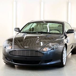 Detailně vyčištěný Aston Martin DB9 ✨ je přesně tím typem vozu, který si zaslouží víc než jen běžnou údržbu. Je to klenot,...