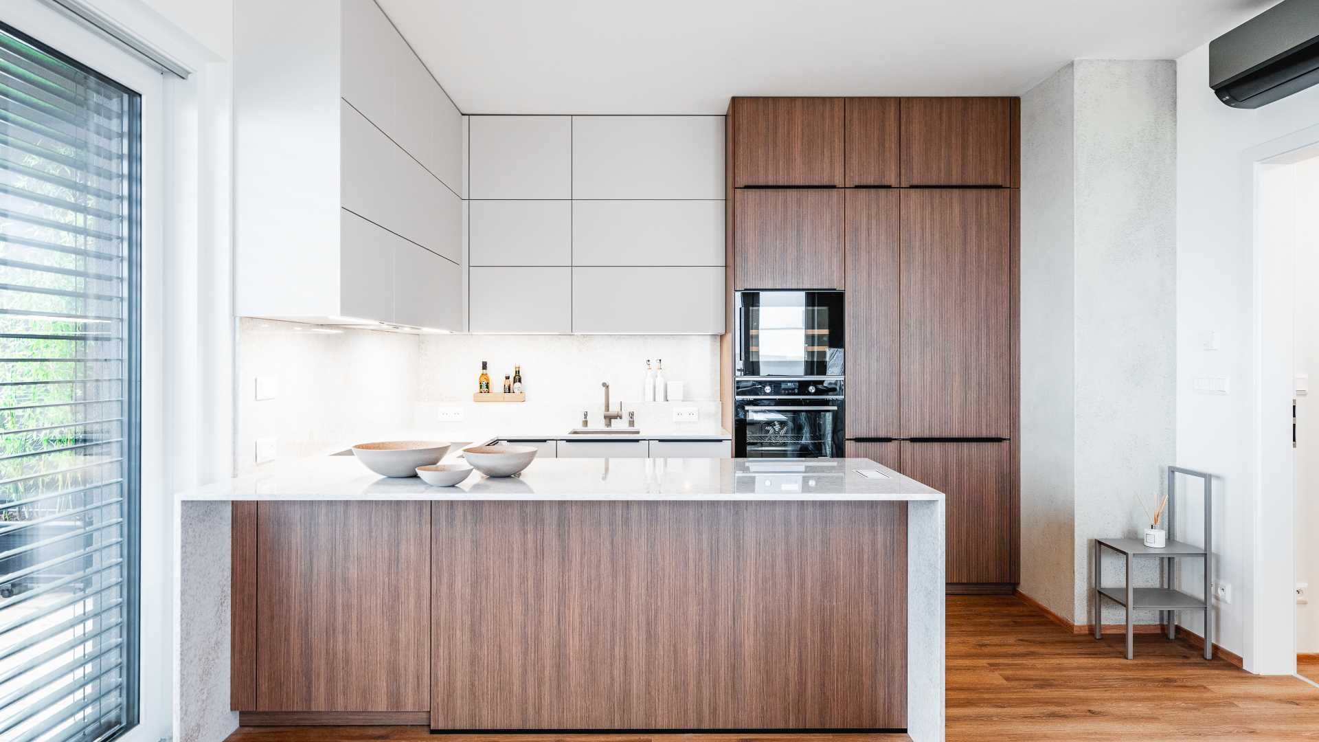 Realizace interiéru a kuchyně v bytě v komplexu Allrisk Meridiem v Brně