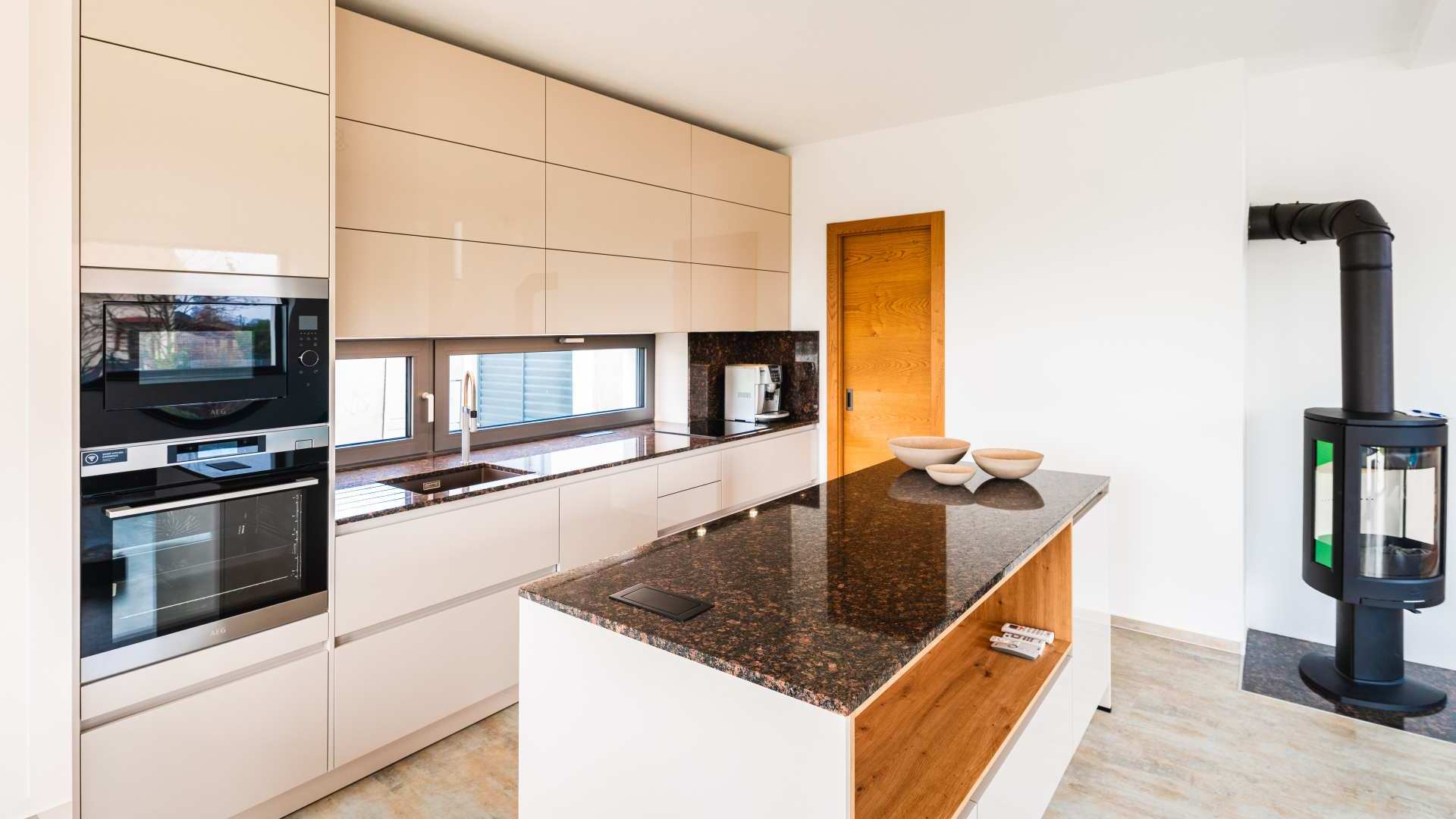 Realizace kuchyně v rodinném domě v Troubsku, Brno