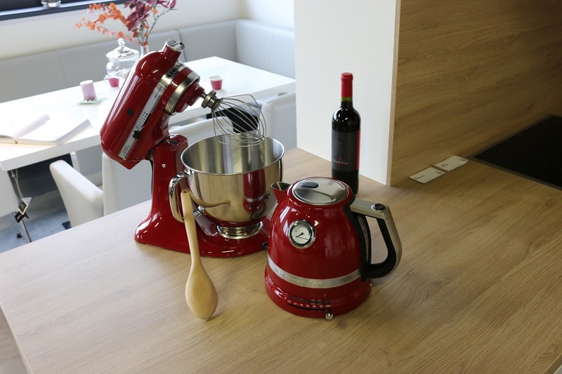 Kuchyňské roboty Kitchen Aid na showroomu v Brně