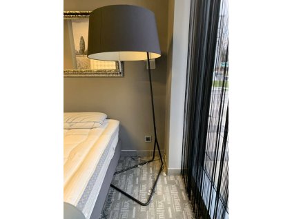 stojací lampa sextans DEHO Brno001