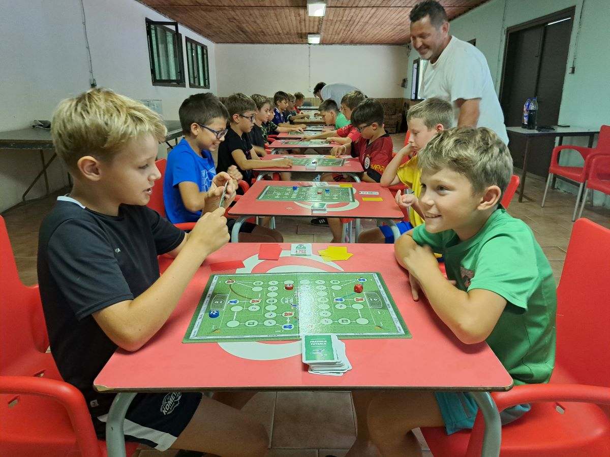 Zpestřete zimní přípravu nebo zakončení sezóny turnajem s DEJ GÓL!