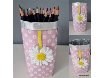 Kelímek s kopretinou