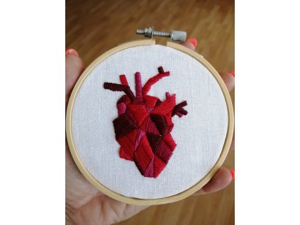 Vyšívaný obrázek - Lidské srdce