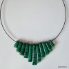 Náhrdelník zelené kousky na obruči