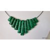 Náhrdelník zelené kousky na obruči