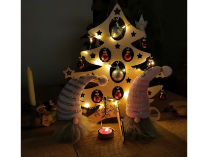 dřevěný vánoční stromeček