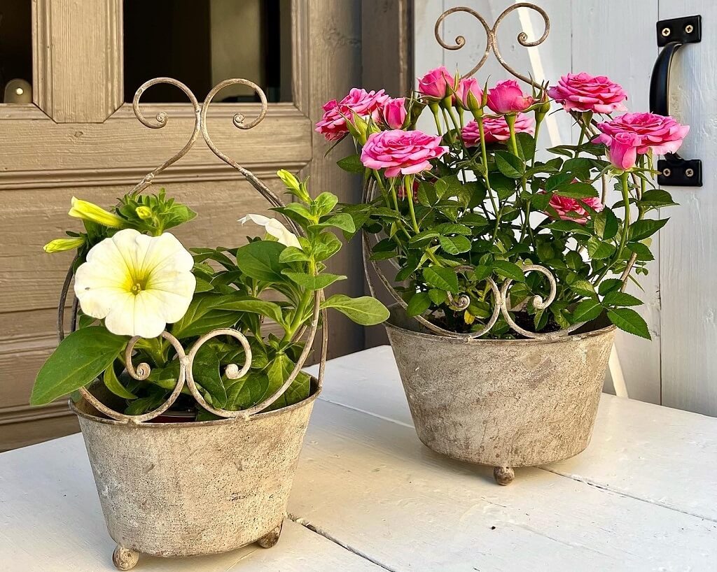 Květináče a dekorační nádoby na květiny