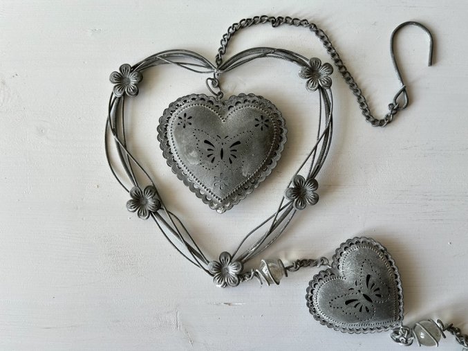 Zavesna dekorace se srdcem 4