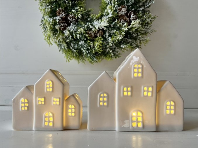 Bílé keramické trojdomečky