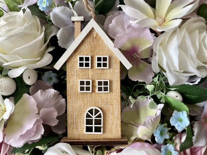 Závěsný dřevěný domeček 5