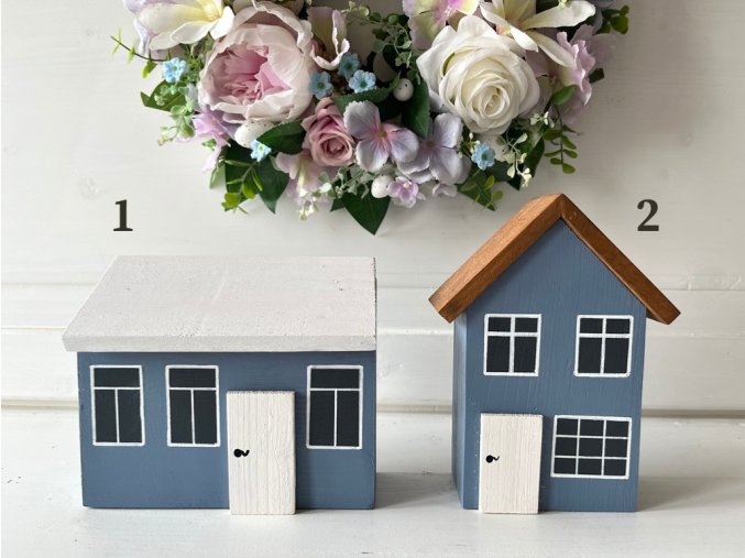 Dřevěné modré domečky