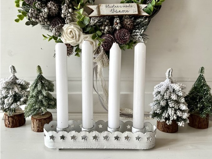 Bílý kovový adventní svícen