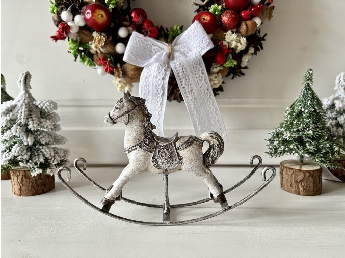 Dekorace houpací koník bílo stříbrný