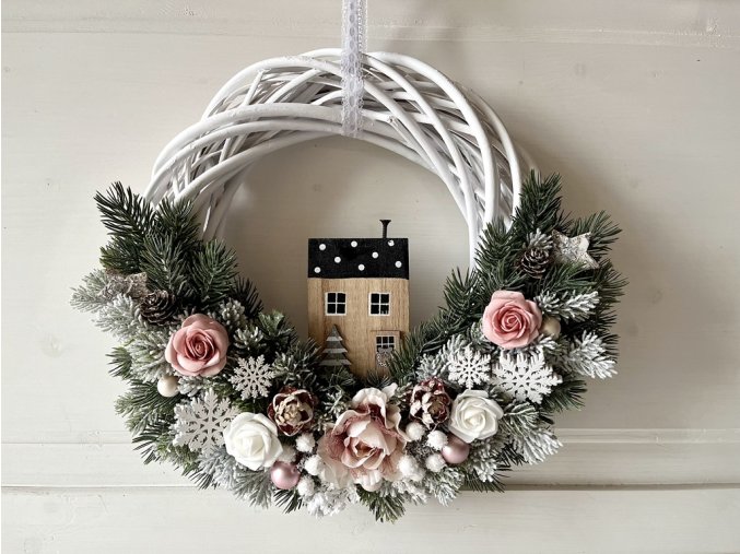Zimní věnec s domečkem 2