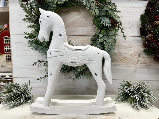 Bílý dřevěný koník 1