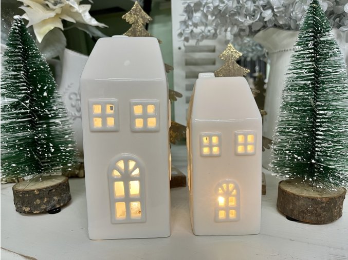 Porcelánový LED domeček 1