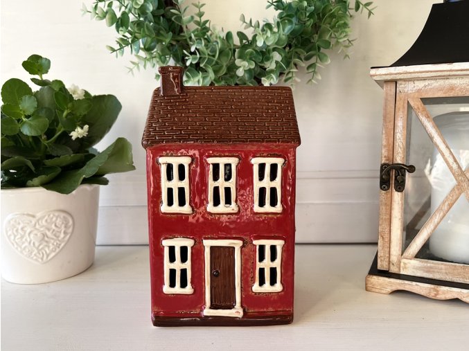 Červený keramický domeček
