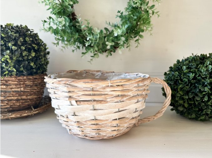 Proutěný květináč hrnek