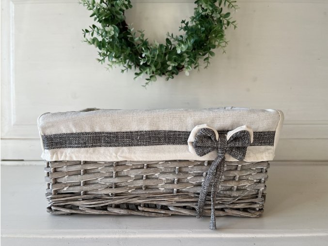 Proutěný šedý košík s mašlí
