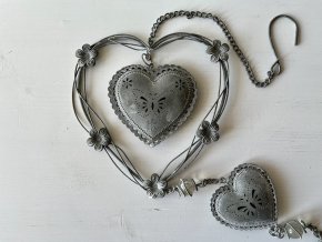 Zavesna dekorace se srdcem 4