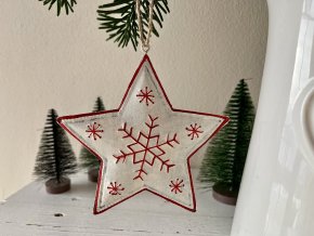 Závěsná dekorace s červenou vločkou