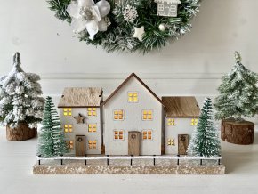 Dřevěná LED vesnička 6