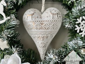 Bílé kovové srdce s patinou