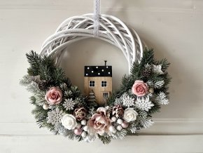 Zimní věnec s domečkem 2