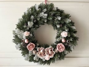 Zimní romantický věnec s růžičkami 1
