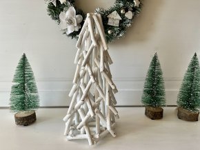 Bílý dřevěný stromek