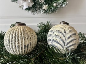 Krémová vánoční koule s patinou - 2 varianty