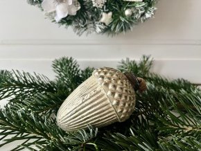 Zlatá skleněná ozdoba ve tvaru žaludu 1