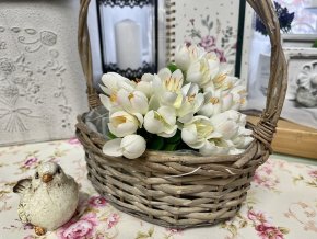 Umělý svazek bílých krokusů