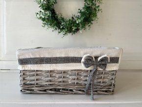 Proutěný šedý košík s mašlí