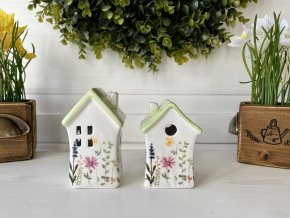 Jarní keramické domečky se zelenou střechou