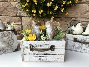 Dekorace zajíčci v dřevěném šuplíku 1