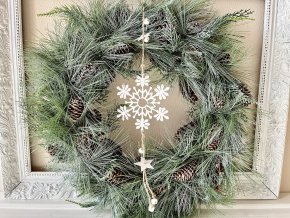 Závěsná kovová vločka